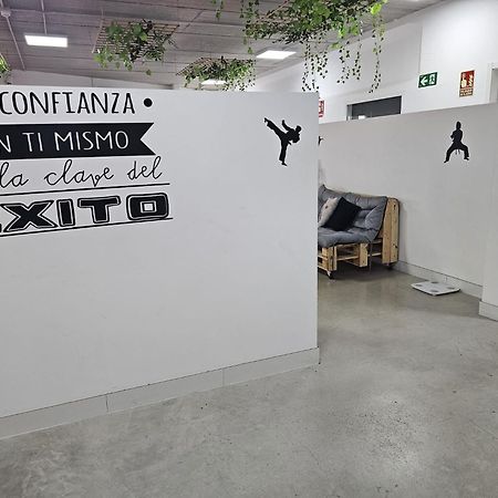Hostal Kaizen La Nucia Bagian luar foto