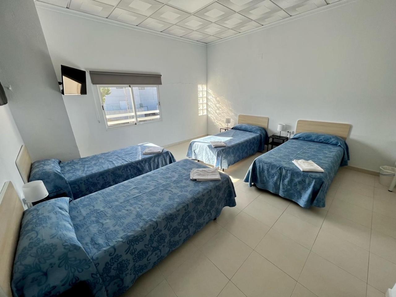 Hostal Kaizen La Nucia Bagian luar foto
