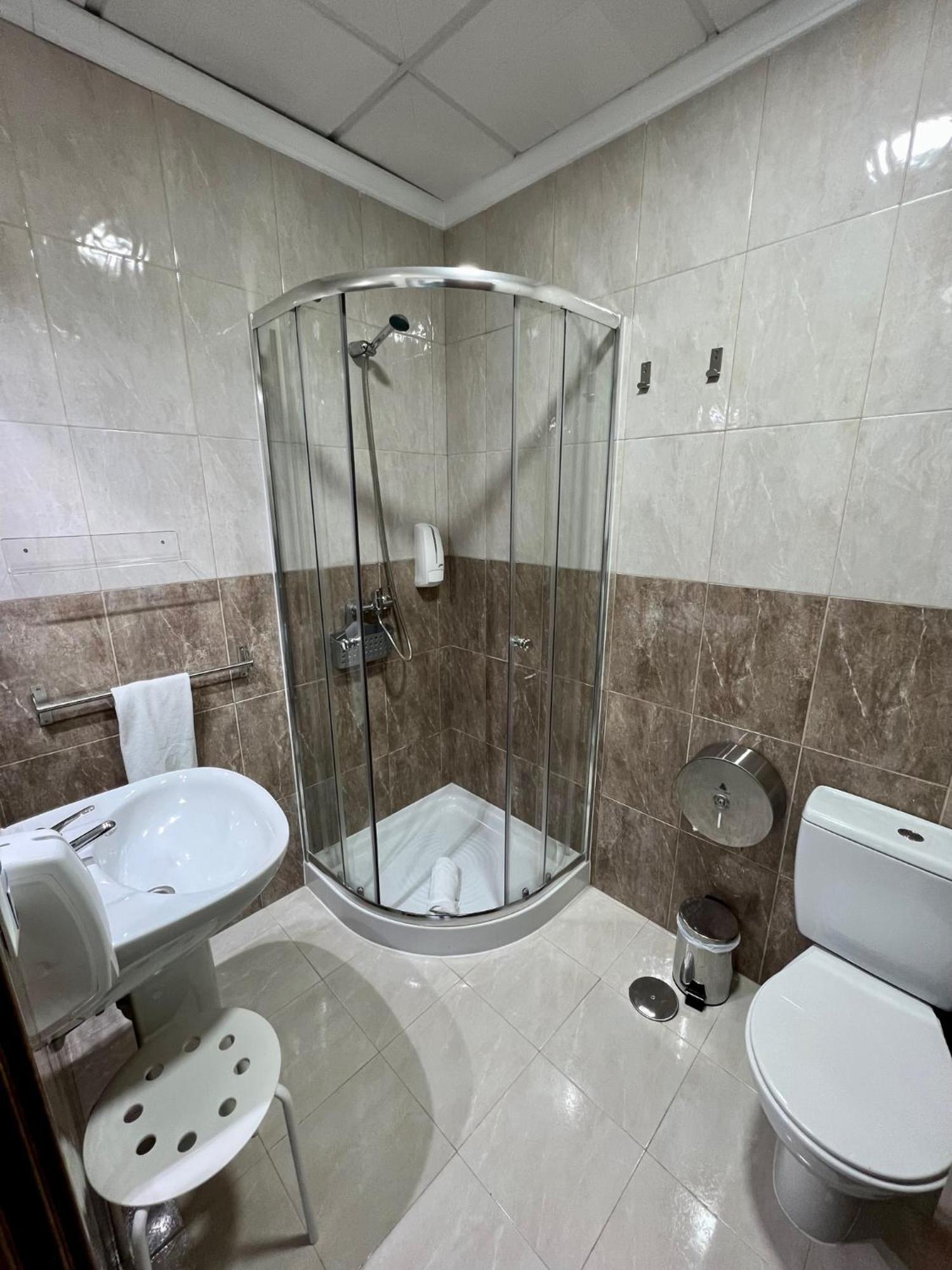 Hostal Kaizen La Nucia Bagian luar foto