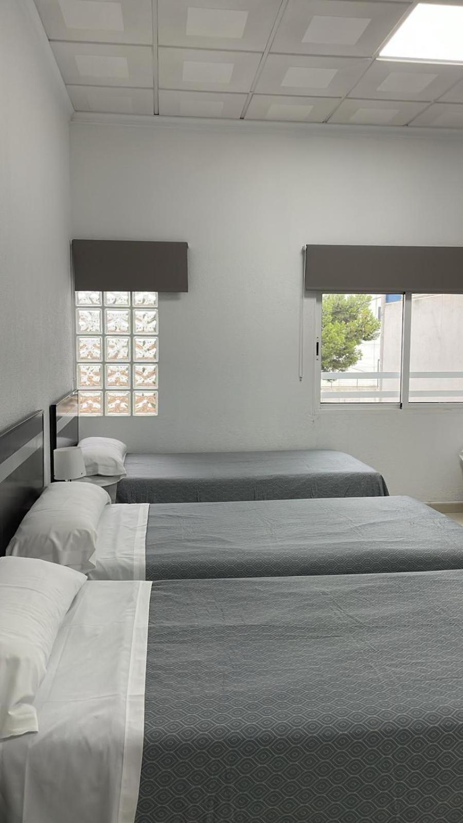 Hostal Kaizen La Nucia Bagian luar foto