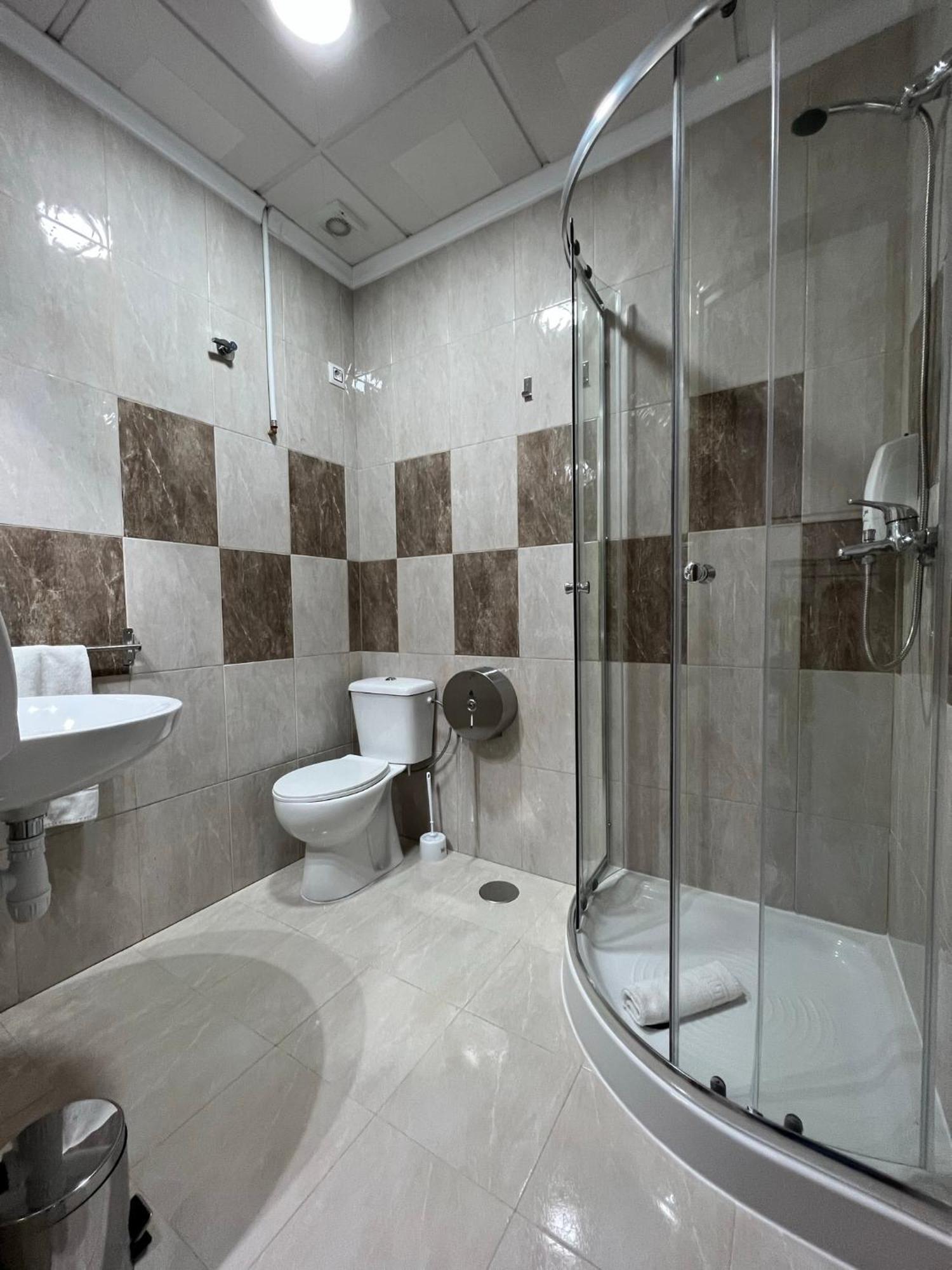 Hostal Kaizen La Nucia Bagian luar foto