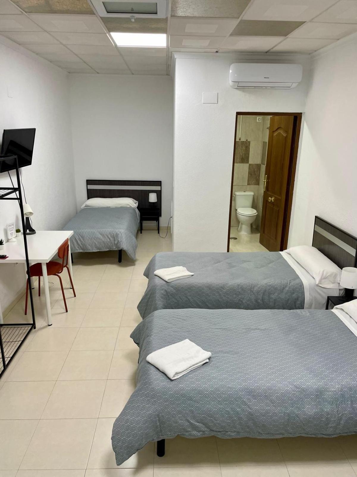 Hostal Kaizen La Nucia Bagian luar foto