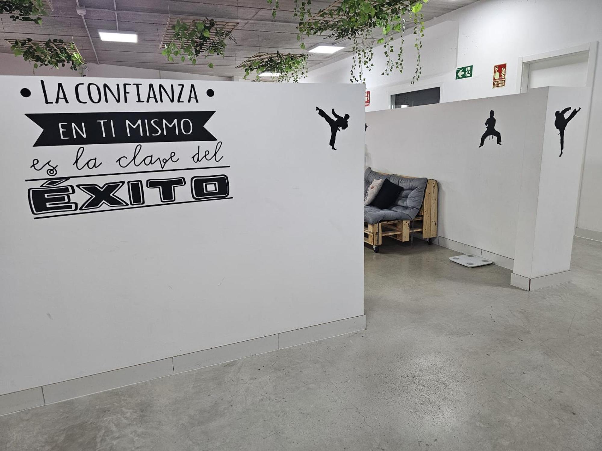 Hostal Kaizen La Nucia Bagian luar foto