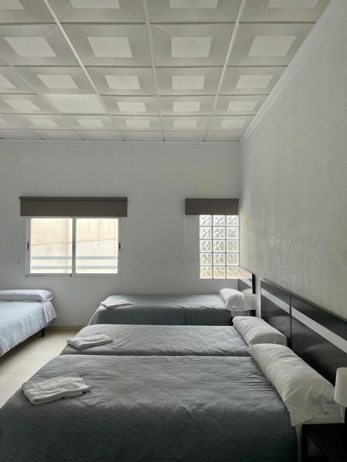 Hostal Kaizen La Nucia Bagian luar foto