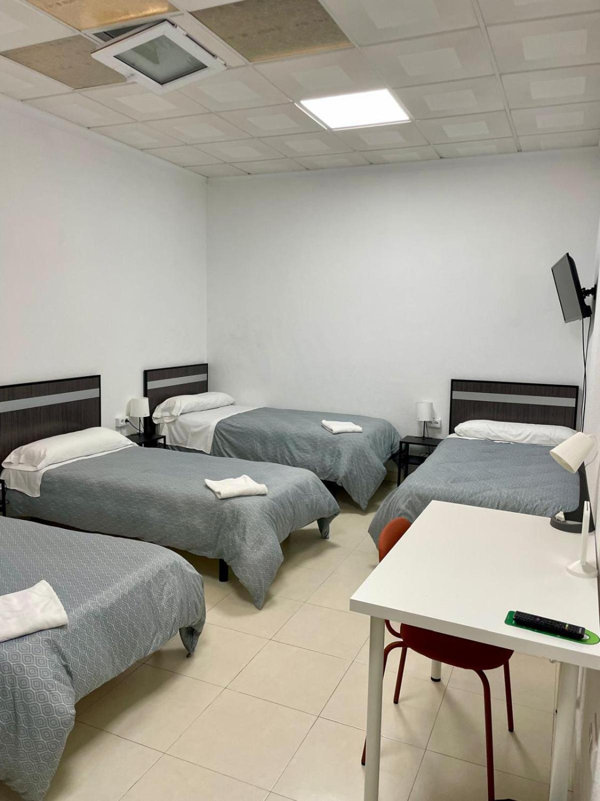 Hostal Kaizen La Nucia Bagian luar foto